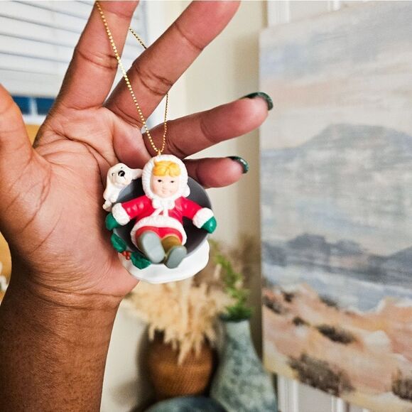 Set of 2 Rennoc & Disney Hallmark Christmas Ornaments. - Picture 9 of 10